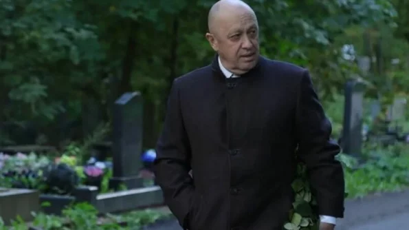 "МК": На Серафимовском кладбище будут ждать похорон Пригожина до 6 вечера