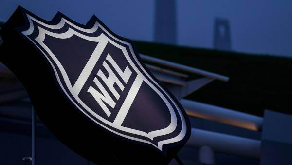 Матчи НХЛ отложены из-за стрельбы полицейских в темнокожего в США