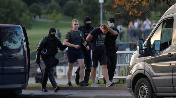Неизвестные вооруженные люди заблокировали офисы «Яндекса» и Uber в Минске