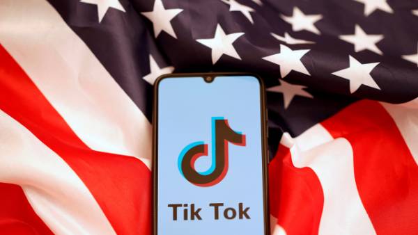 Трамп потребовал продать приложение TikTok до 15 сентября