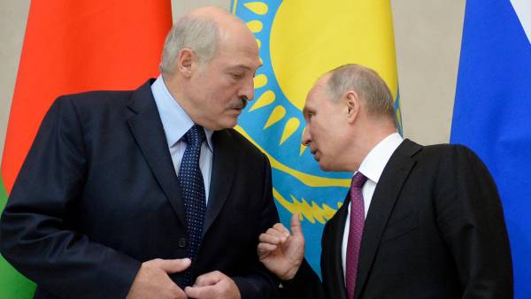 Лукашенко намерен обсудить сложившуюся в Белоруссии ситуацию с Путиным