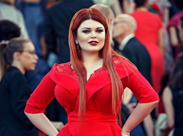Модель plus-size Юлия Рыбакова похудела на 35 кг. и изменила отношение к полным людям