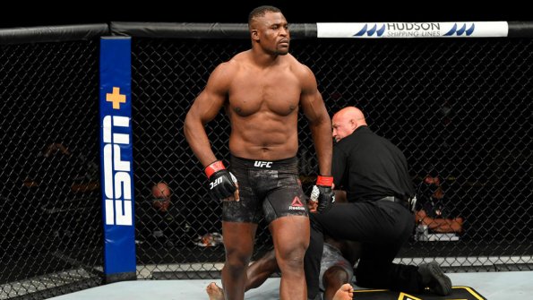 Боец Фрэнсис Нганну сообщил о конфликтной ситуации с руководством UFC