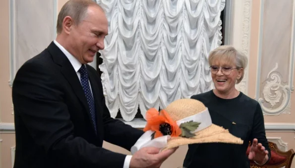 Президент РФ Владимир Путин поздравил народную артистку СССР Алису Фрейндлих с 88-летием