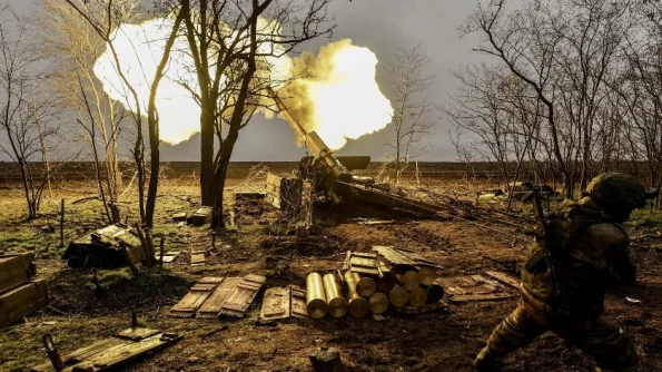 RusVesna опубликовала кадры непрестанных ожесточённых боев на Артемовском направлении