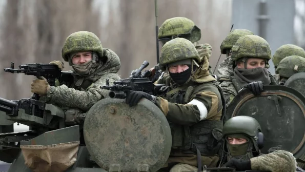 «Барсы» уничтожают засевших в подвалах боевиков ВС Украины во время штурма Новосёловского