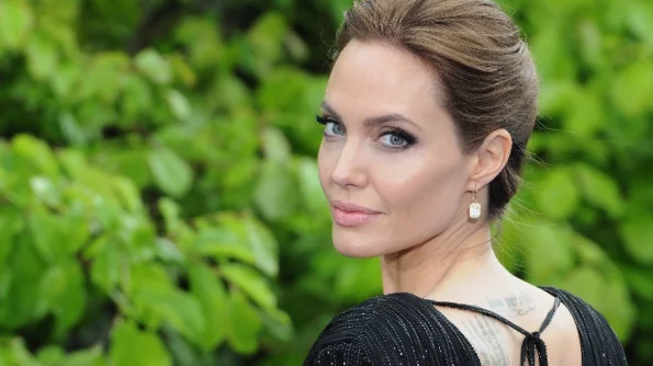 Голливудская актриса Анджелина Джоли шокировала фанатов своим внешним видом