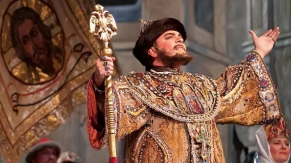 Новый сезон театра La Scala открылся оперой Мусоргского "Борис Годунов"