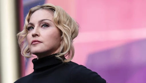 Мадонна в компании солистки из Pussy Riot замечена в футболке с матами на русском языке
