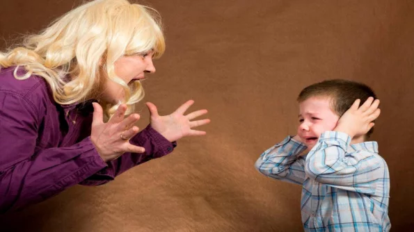 На Сахалине мать жестоко издевается над шестилетним сыном-аутистом