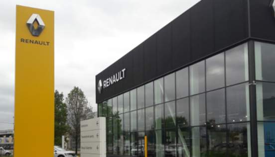 Первый обновленный шоурум Renault открылся в России