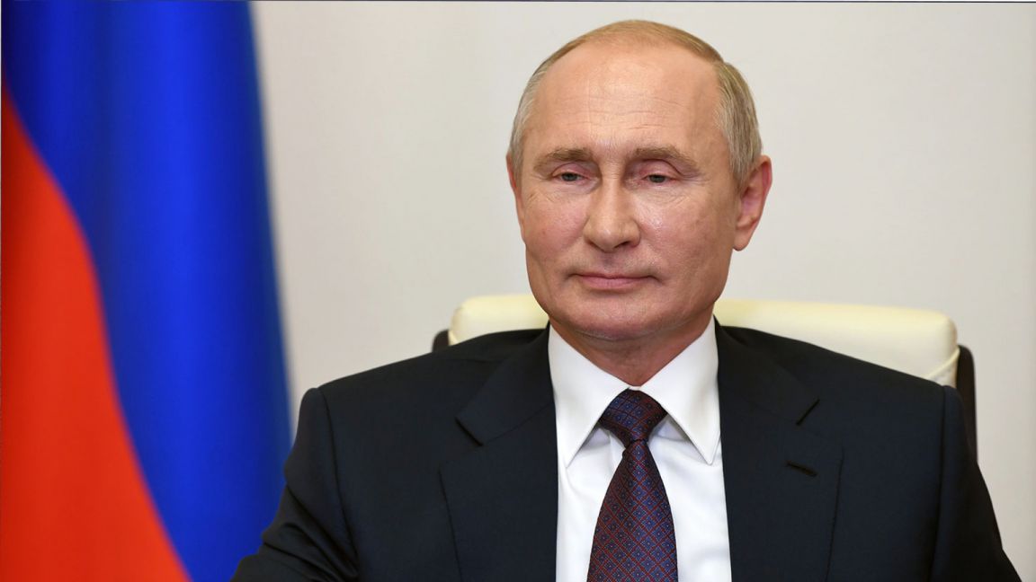 Путин осмотрел в Тобольске нефтехимический комплекс «Запсибнефтехим»