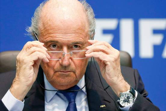 Бывший президент ФИФА Йозеф Блаттер оказался в центре скандала из-за обвинения в растрате 500 млн франков