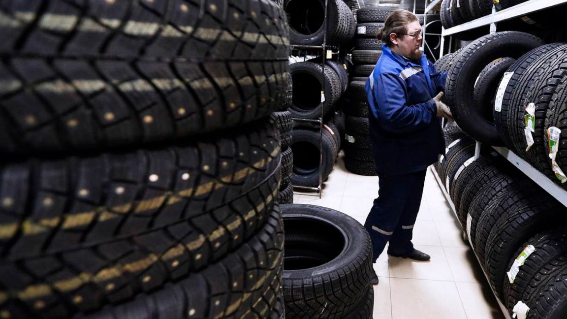 В РФ с 1 декабря вступило в силу требование об обязательных зимних шинах