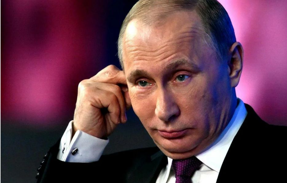 Рейтинг Путина среди молодежи за год снизился в два раза