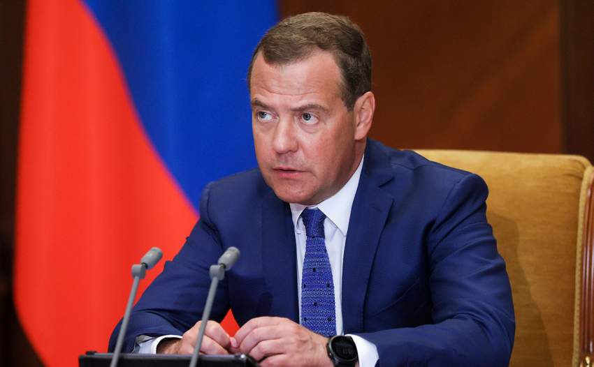 Медведев заявил, что в первом полугодии России потребуется свыше 45 миллионов доз вакцины