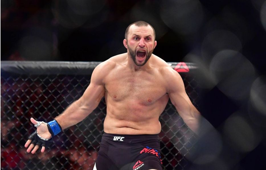 UFC расторг контракт с завязавшим пьяную драку российский бойцом