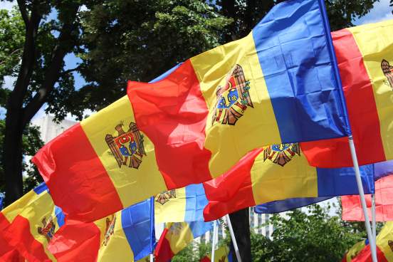 Молдавия закрепила за русским языком особый статус