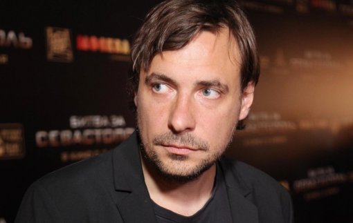 42-летний актер Евгений Цыганов увлекся куклами