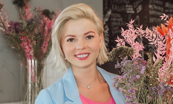 Телеведущая Елена Николаева вернулась к работе через несколько дней после родов