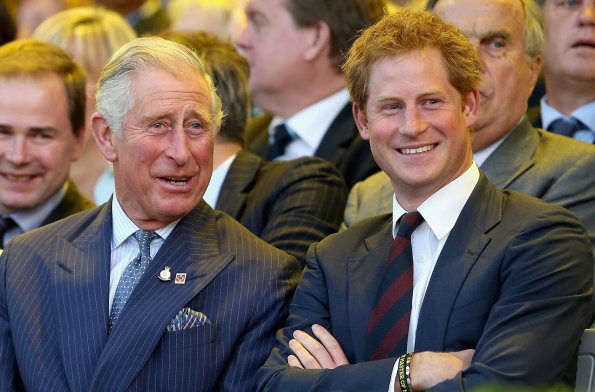 Принц Чарльз и принц Гарри возобновили общение по телефону