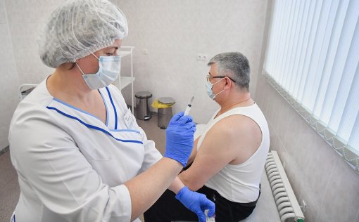 Врач Денис Гусев рассказал об эффективности вакцинации при борьбе с омикрон-штаммом