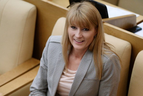 Депутат Светлана Журова раскритиковала слова Тарасовой про сына Плющенко