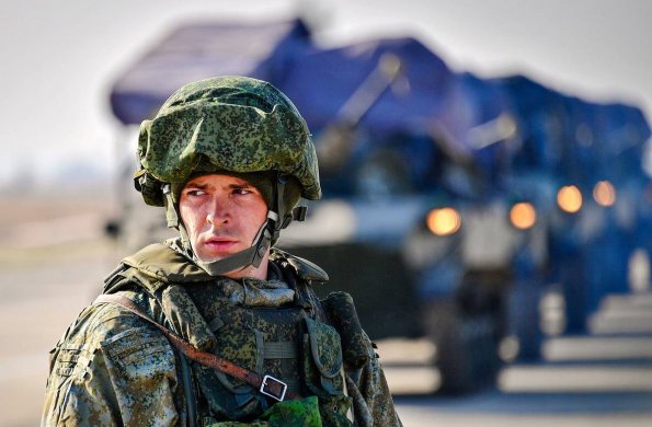 Экс-офицер военной разведки Коффлер заявила о готовности РФ к военному удару по Украине
