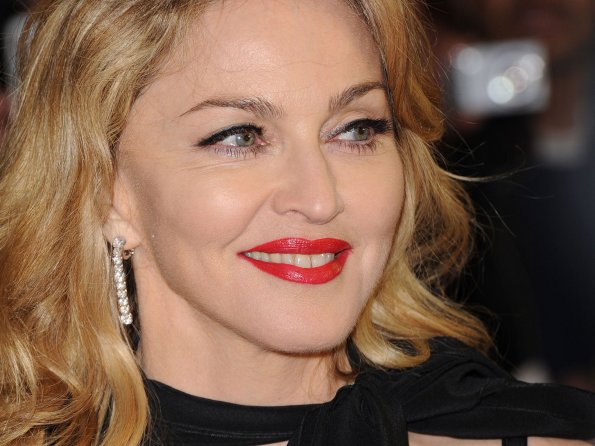 Зачем ты строишь из себя Кардашьян: поклонники раскритиковали фото Мадонны