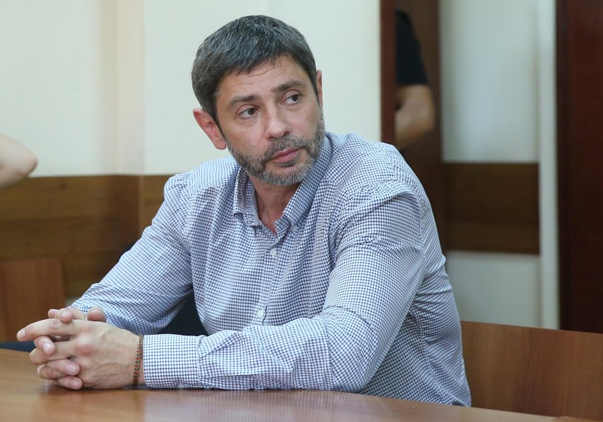 Коллеги Валерия Николаева связывают нервный срыв актера с его кредитом на автомобиль