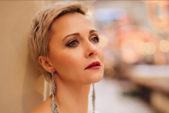 Актриса Дарья Повереннова призвала людей поддерживать близких из-за ситуации на Украине