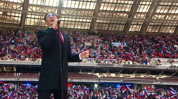 Григорий Лепс выступил с патриотической песней "Родина-мать" на митинг-концерте в Лужниках