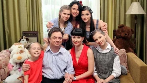 Актриса Мирослава Карпович показала кадры со съемок продолжения сериала "Папины дочки"