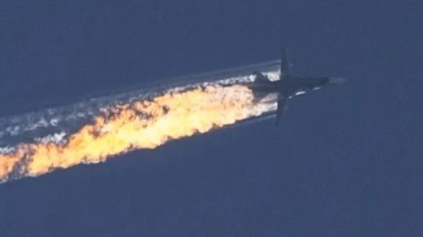 МК: Летчики ЧВК РФ "Вагнер" посадили подбитый ракетой в Бахмуте горящий Су-24