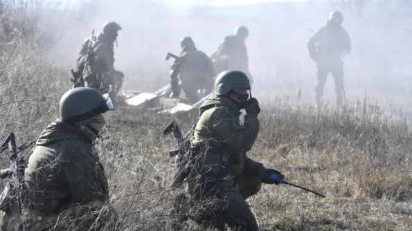 RusVesna опубликовала кадры последствий утреннего штурма позиций ВСУ бойцами ЧВК "Вагнер"