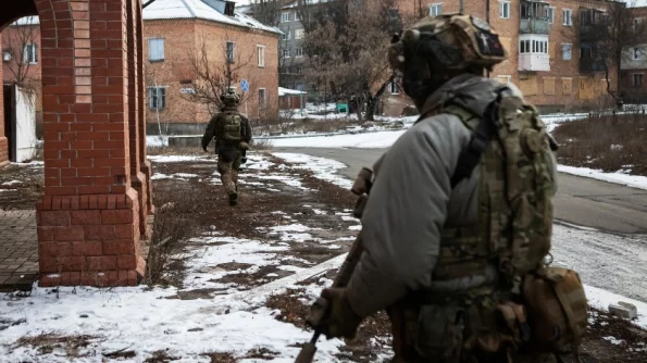 Военкоры «Русской весны» показали свежие кадры боев на восточных окраинах Артёмовска