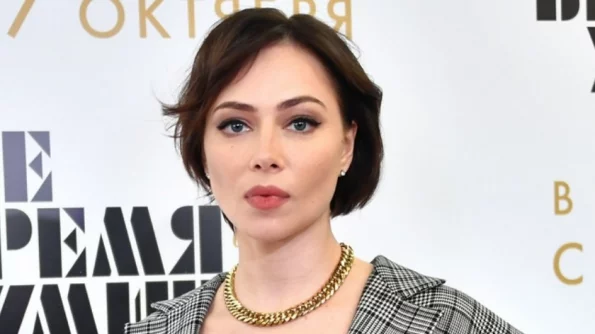 Настасья Самбурская в прозрачном боди без нижнего белья произвела фурор на премьере фильма