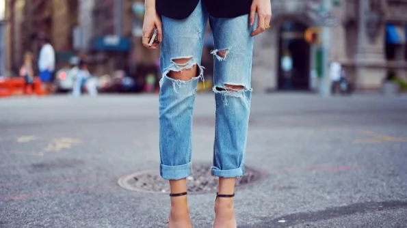 Lenta.ru: 66-летняя блогерша Анна примерила рваные джинсы и восхитила подписчиков