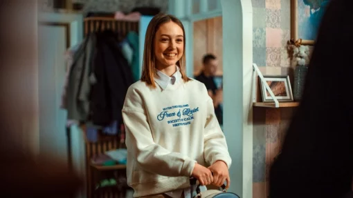 Уехавшая в Великобританию "Пуговка" возвращается в Россию для съемок "Папиных дочек"
