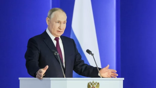 Путин собирается повысить МРОТ с 2024 года на 10%