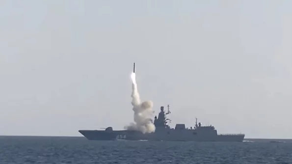Читатели Daily Mail прокомментировали новость об учебно-боевом пуске ракеты "Циркон" ВС РФ