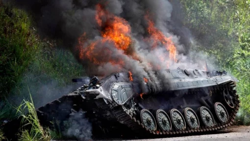 RusVesna: Армия ВС России уничтожает бронетехнику войск ВС Украины у Кременной