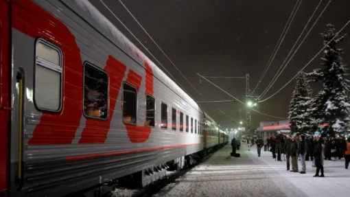 В Пермском крае остановили поезд из-за пассажира, на которого "напали демоны"
