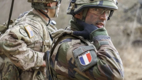 Премьер Франции Атталь вслед за Макроном допустил отправку военных на Украину