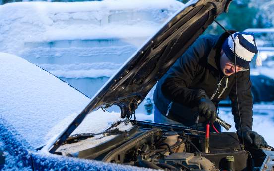 Специалист Попов рассказал водителям, как завести автомобиль в плохую погоду