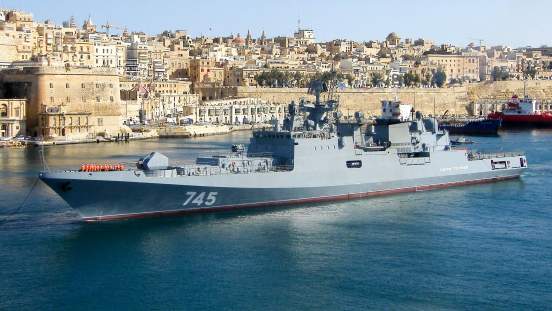Российский фрегат "адмирал Григорович" впервые вошел в порт Судана