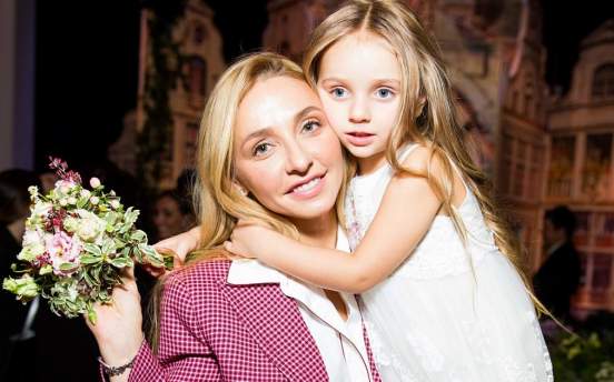 Фигуристка Навка показала, как 6-летняя дочка трогательно поздравила Пескова