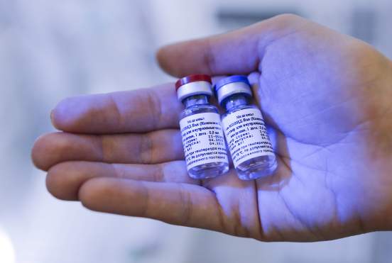 Итальянский институт инфекционных заболеваний оценил российскую вакцину «Спутник V»