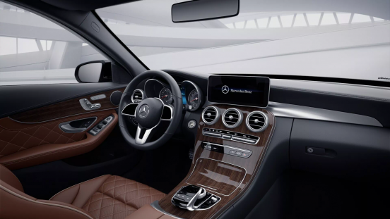 Инсайдеры представили снимки салона нового Mercedes-Benz C-Class
