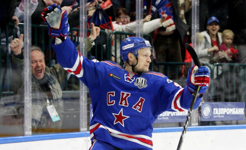 Форвард хоккейного клуба СКА Евгений Кетов установил рекорд по числу сыгранных матчей